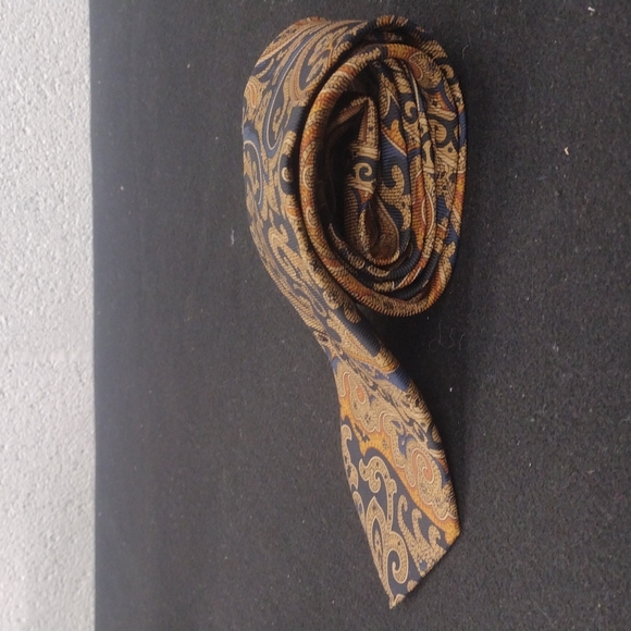 Jasso Ella - Picture 2 of 3